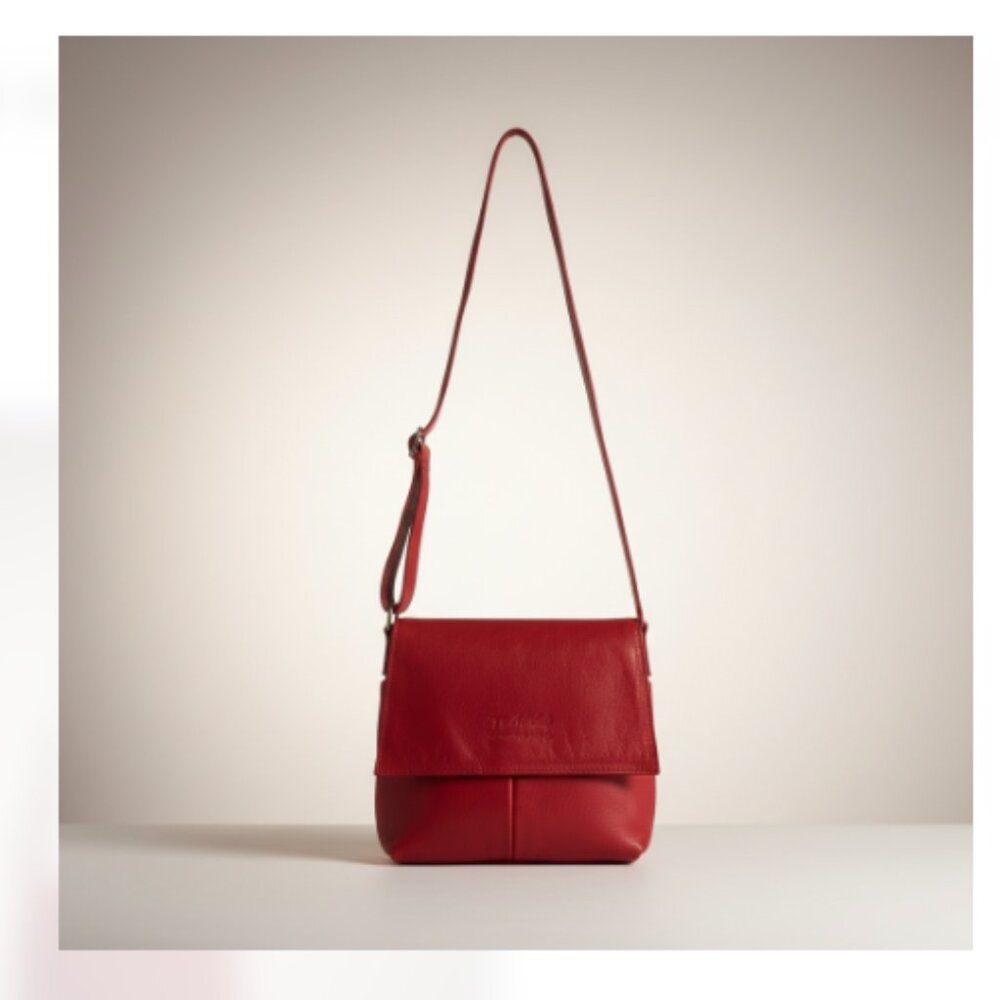 T-Nobile Made in Italy soft leather crossbody purse in vibrant red. - Picture 14 of 14